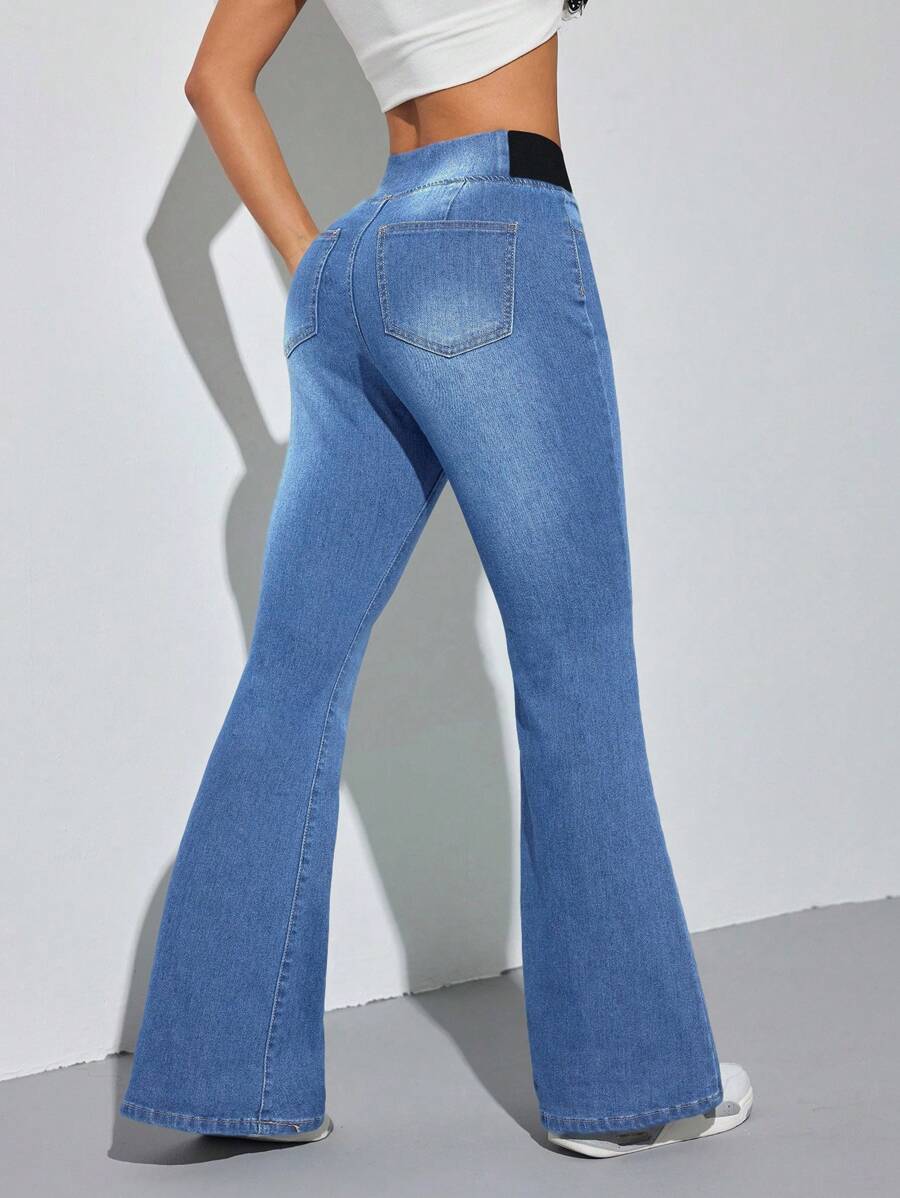 Hayat Flared Jeans (Petite)